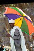Mnich během Timkatu. Lalibela. Etiopie.