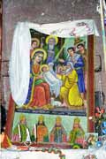 Svatý obrázek fungující jako oltář v Lalibelském kammeném chrámu. Etiopie.