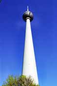 Televizní vež na Alexanderplatz. Berlín. Německo.