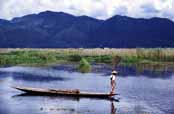 Život na jezeře Inle. Myanmar (Barma).