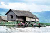 Život na jezeře Inle. Myanmar (Barma).