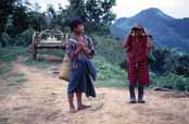 Děti na venkově. Oblast okolo vesnice Kalaw. Myanmar (Barma).