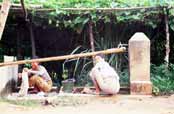 Praní prádla. Myanmar (Barma).