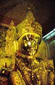 Mahamuni Paya (Great Sage Pagoda) v Mandalay. Jedno z nejposvátnějších míst v Myanmaru. Myanmar (Barma).