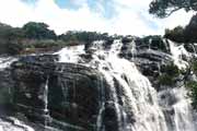 Vodopád, náhorní planina Horton Plains. Srí Lanka.