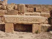 Sabratha byla součástí Numidianského království Massinissa. V 2.-3 století našeho letopočtu byla přestavěna v románském stylu. Libye.