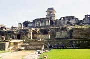 Palác, Palenque. Mexiko.