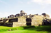 Palác, Palenque. Mexiko.
