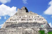 Mayské ruiny Xunantunich. Oblast San Ignacio (Cayo). Belize.