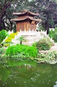 Zahrady v areálu Golden temple u Kunmingu. Čína.