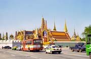 Ulice u Královského paláce v Bangkoku. Thajsko.