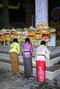 Hinduistická slavnost. Bali,  Indonésie.