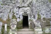 Goa Gajah, sloní jeskyne. Indonésie.