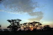 Západ slunce u Murle. Etiopie.