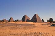 Pyramidy v Meroe. S�d�n.
