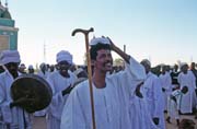 Čekání na tančící derviše. Mešita Hamed-an Nil, Chartům (Omdurman). Súdán.