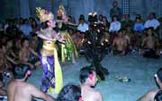 Tanec Kecak. Bali,  Indonsie.