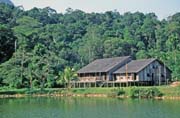 Longhouse. Kulturn vesnice u Kuchingu. Sarawak,  Malajsie.