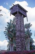 Ohromn dayack totem. Msto Kuching. Sarawak,  Malajsie.
