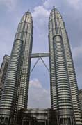 Petronas Twin Towers - jedny z nejvych budov svta. Msto Kuala Lumpur. Pevnina,  Malajsie.