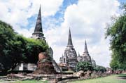 Staré chrámy ve městě Ayuthaya. Thajsko.