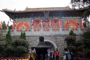 Buddhistická monaterie Po Lin - místo, kde stojí Tian Tan Buddha. Hong Kong.