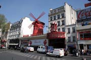 Kabaret Moulin Rouge, Montmartre, Pa. Francie.