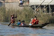 Život na jezeře Inle. Myanmar (Barma).