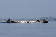 Tradiční lov ryb, jezero Inle. Myanmar (Barma).