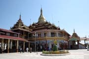 Chrám Phaung Daw Oo Paya, Jezero Inle. Myanmar (Barma).