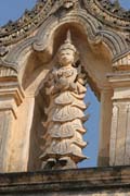 Dekorace na chrámu v Baganu. Myanmar (Barma).