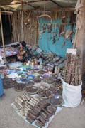Stánek s tradiční medicínou, Old Bagan. Myanmar (Barma).