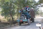Lokální doprava na cestě do provincie Chin. Myanmar (Barma).