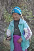 Žena z etnika Munn Chin, okolí vesnice Mindat, provincie Chin. Mezi lidmi Chin je oblíbené kouření fajfky. Myanmar (Barma).