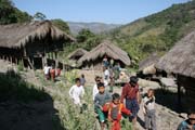 Vesnická pohoda. Vesnice Kyartho, provincie Chin. Myanmar (Barma).