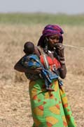 Žena z kočovnéko etnika Bororo. Oblast jezera Čad. Kamerun.