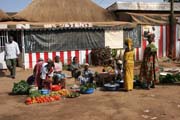 Pouli�n� trh ve m�st� N'Gaound�r�. Kamerun.