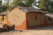 Malovan� domy ve vesnici Maga. Kamerun.