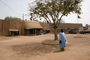 Pohled na krlovsk palc ve vesnic Rey Bouba. Vesnice Rey Bouba je tradinm krlovstvm (lamidat) etnika Fulani. Kamerun.