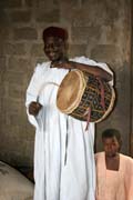 Tradiční buben. Vesnice Rey Bouba. Kamerun.