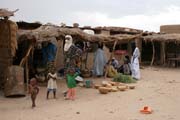Střed a tržiště městečka In-Gall. Niger.