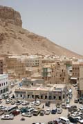 Střed města Sayun v oblasti Wadi Hadramawt. Jemen.