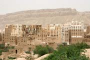 Pohled na msto Shibam nazvan Manhattanem pout. Veker zdej domy jsou hlinn mrakodrapy. Oblast Wadi Hadramawt. Jemen.
