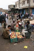 Trh na nmst ve vesnici Shibam-Kawkaban. Jemen.