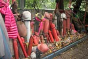 Chao Mae Tuptim Shrine - jedena z nejzvláštnejších svatyní v Bangkoku, Thajsko. Thajsko.