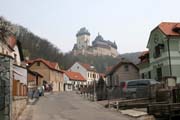 Hrad Karltejn. Pohled z vesnice Karltejn. esk republika.