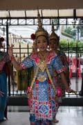 Chrám Erawan (San Phra Phrom), taneční představení vám zajistí štěstí, spokojenost, úspěch či lásku, Bangkok. Thajsko.