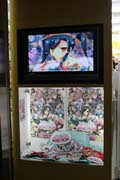 �tvr� Akihabara - centum prodeje po��ta��, elektroniky a komiks� (p�ev�n� manga). Tokio. Japonsko.