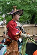 Tsurugaoka Hachiman-gu Shrine Reitaisai (Kadoron Festival) svatyn Tsurugaoka Hachiman-gu. Tento den se kon Yabusame - tradin japonsk lukostelba z kon. Msto Kamakura. Japonsko.