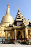 Shwemawdaw Paya, město Bago. Myanmar (Barma).